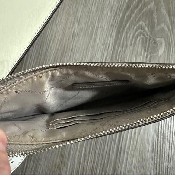 Michael Kors Jet Set Travel Trio 3 in‎ 1 Wristlet in Off White/Gray/Black NWT - Picture 11 of 12